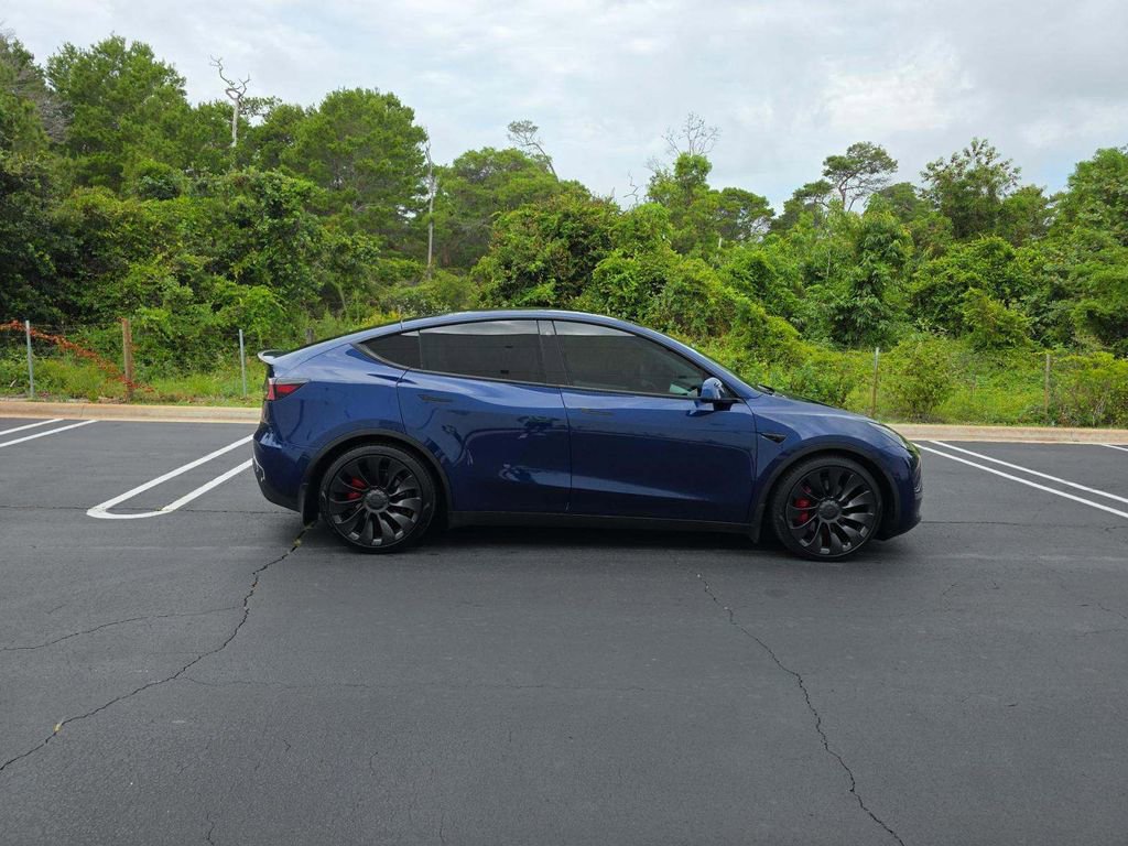 Used 2022 Tesla Model Y Performance AWD/4WD image 2