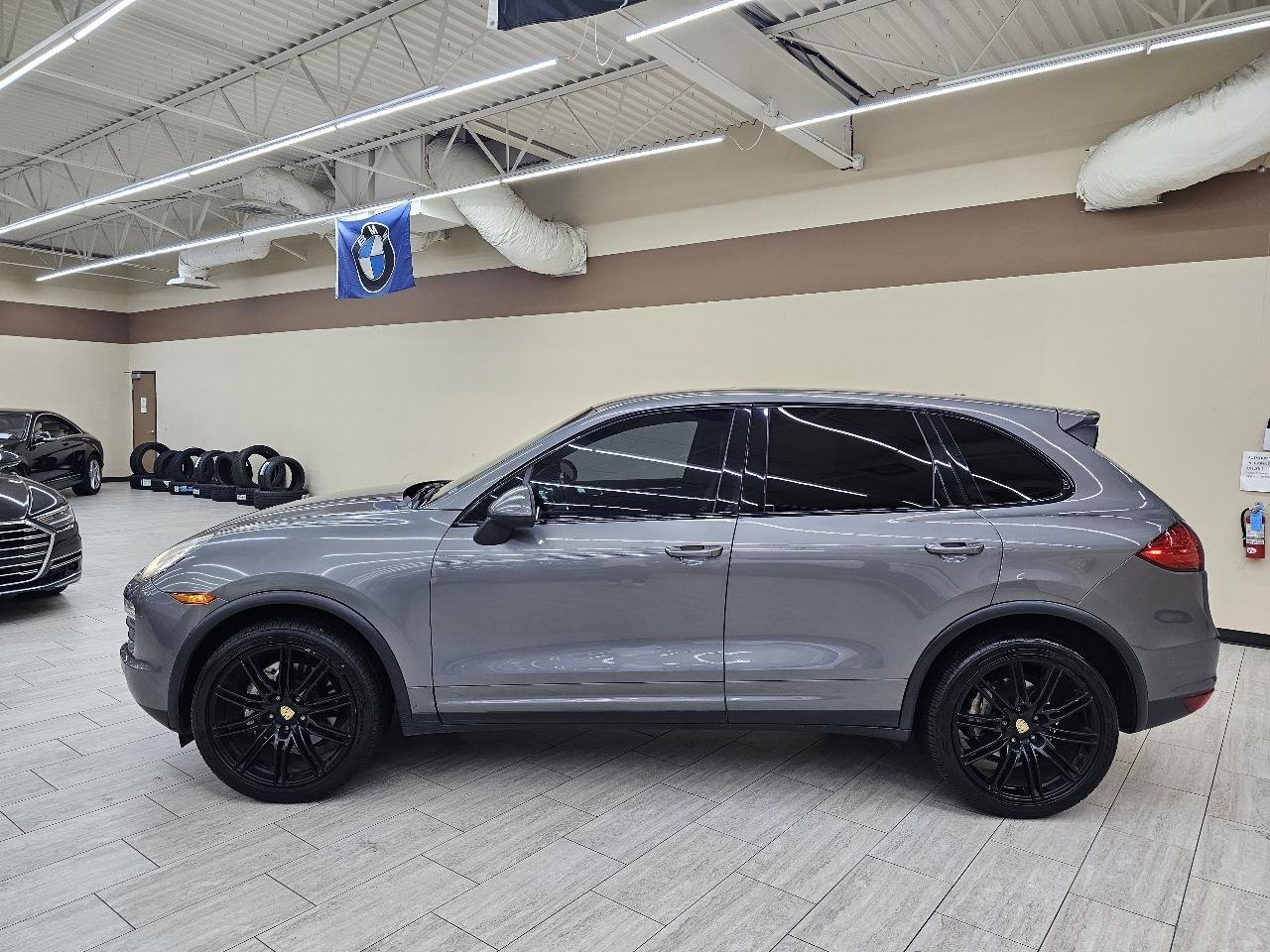 Used 2011 Porsche Cayenne S AWD/4WD image 9