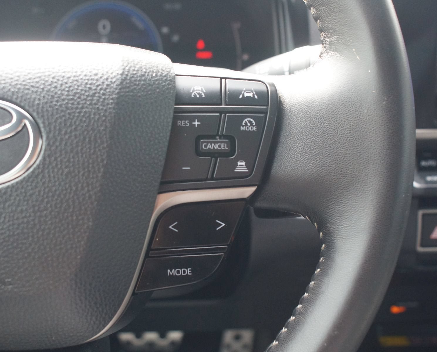 Used 2025 Toyota Camry SE FWD image 10