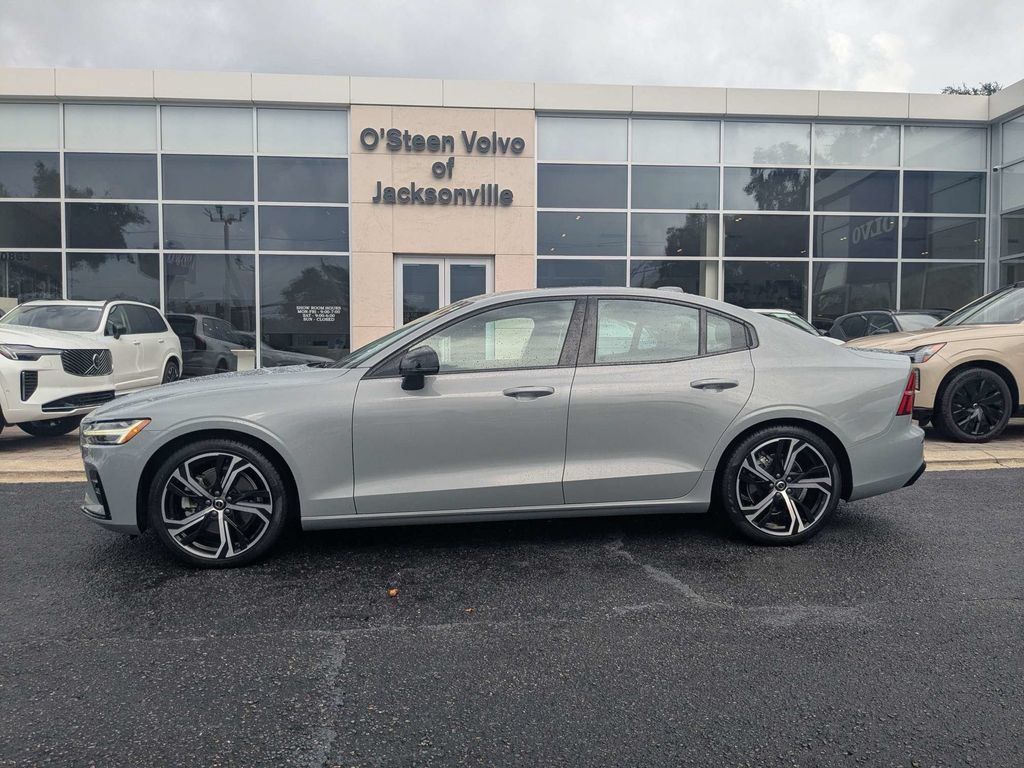 Certified 2024 Volvo S60 B5 Core AWD/4WD image 3