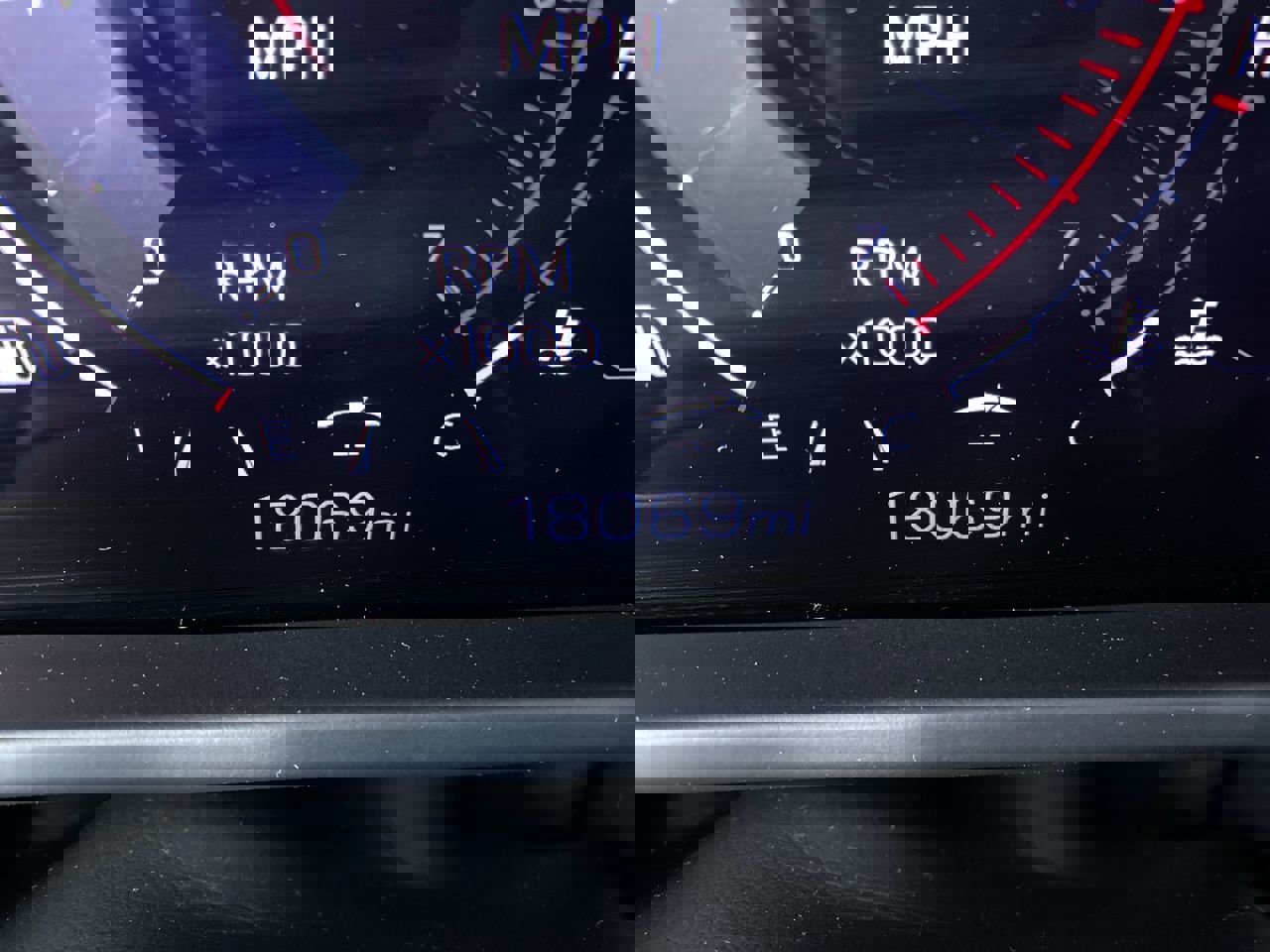 Certified 2025 GMC Acadia Elevation image 4