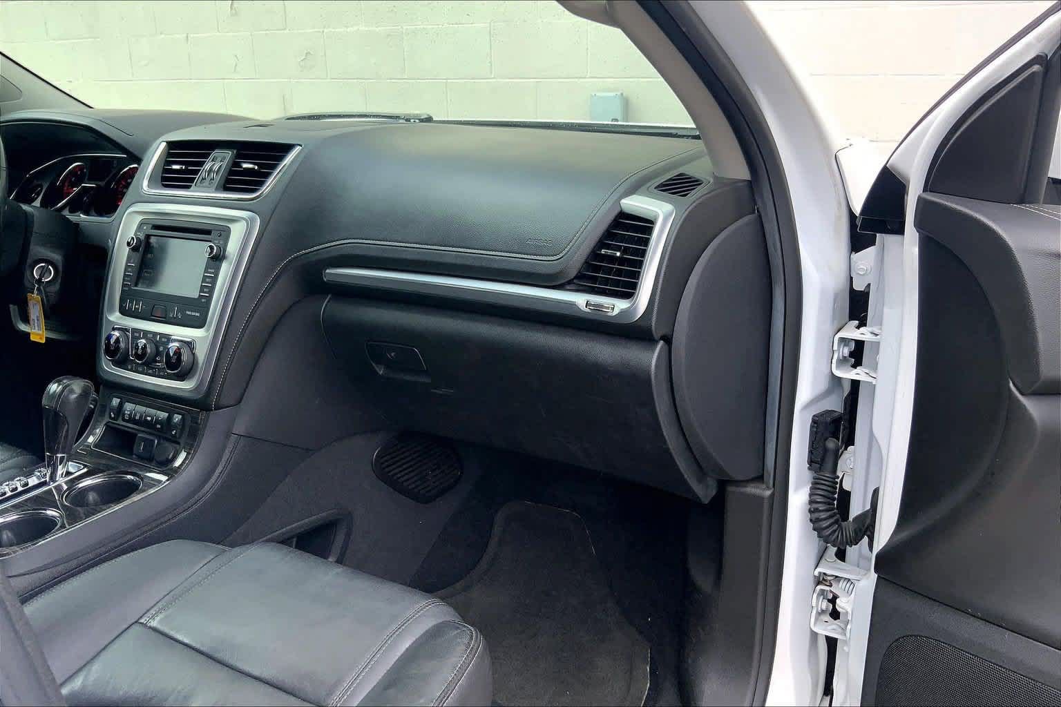 Used 2016 GMC Acadia SLT w/ Open Road Package FWD image 23
