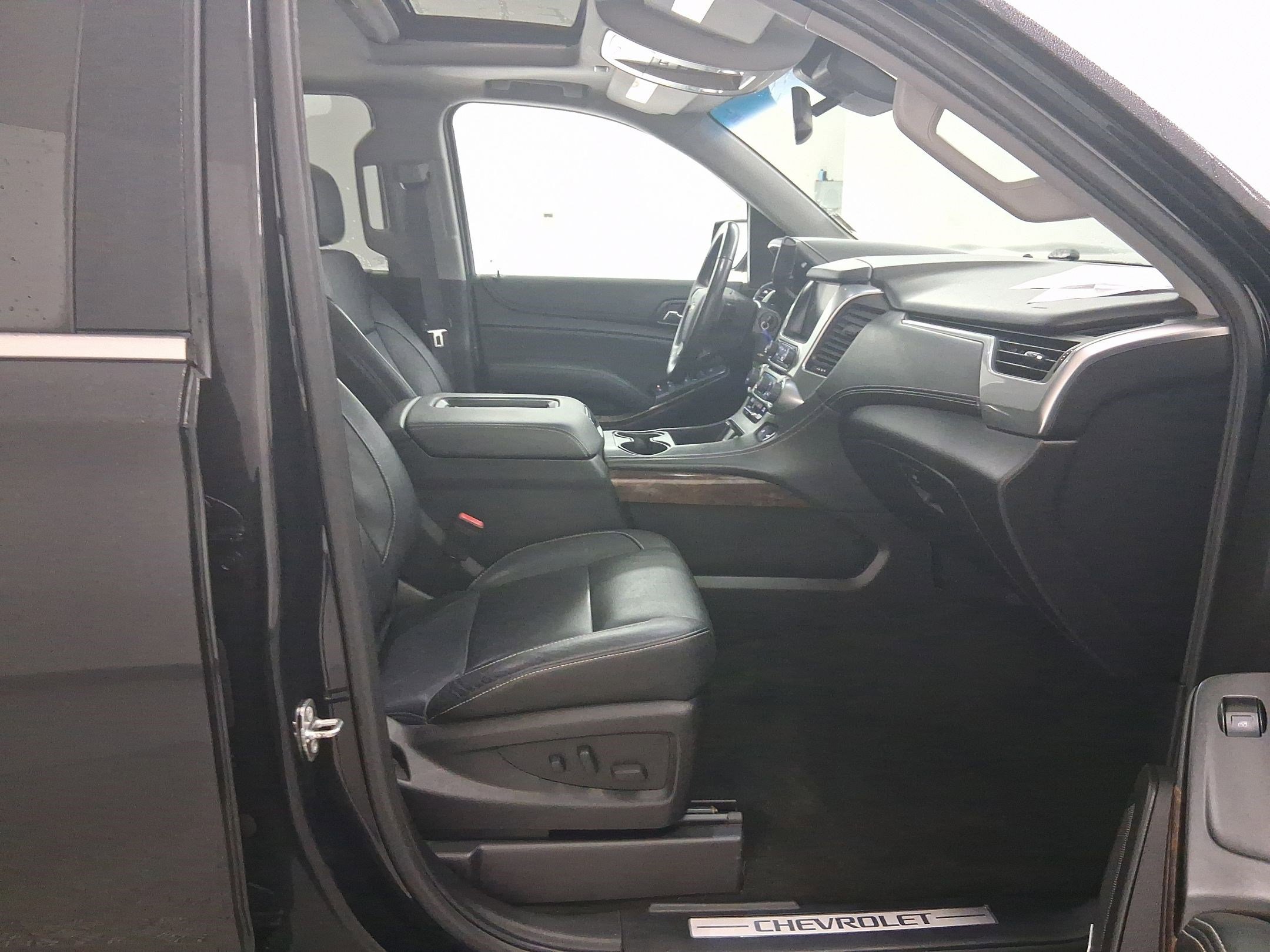 Used 2017 Chevrolet Tahoe LT image 33