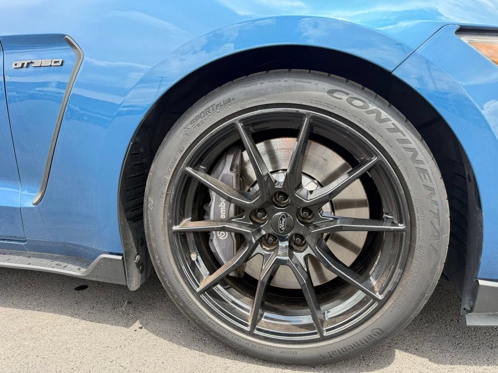 Used 2020 Ford Mustang Shelby GT350 w/ Technology Package RWD image 30
