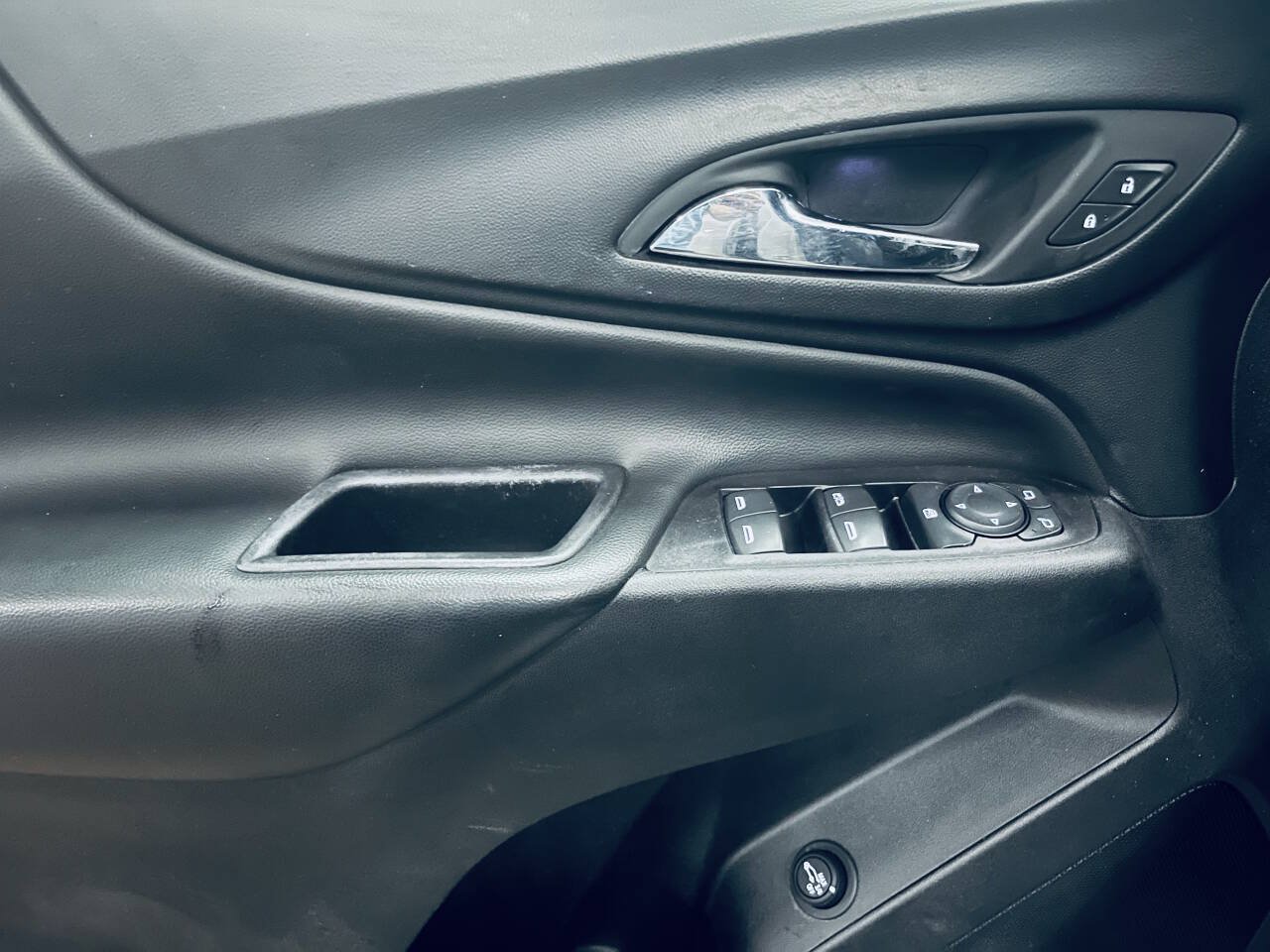 Used 2019 Chevrolet Equinox LT w/ Driver Convenience Package FWD image 33