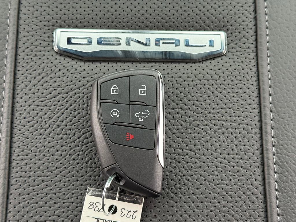 New 2026 GMC Sierra 3500 Denali w/ Denali Reserve Package image 39