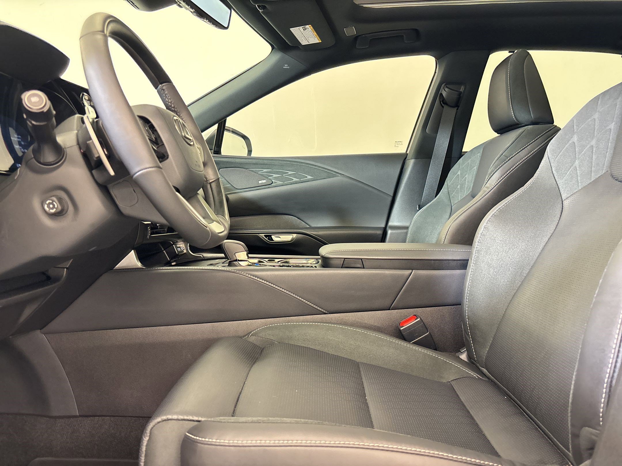 Used 2025 Lexus RX 350 AWD w/ Convenience Package image 22