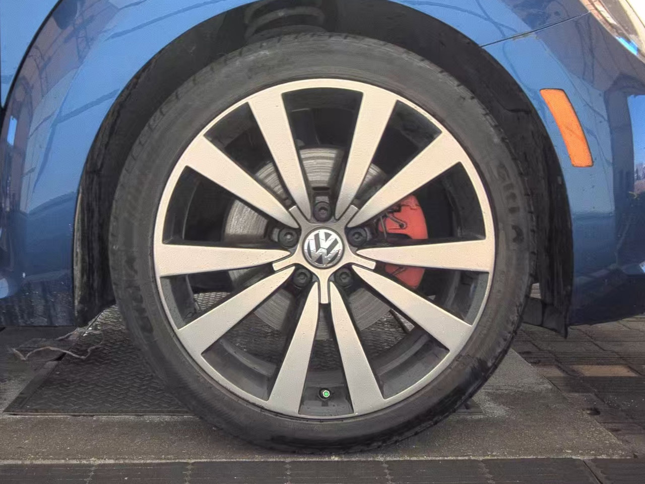 Used 2012 Volkswagen Beetle 2.0T image 9