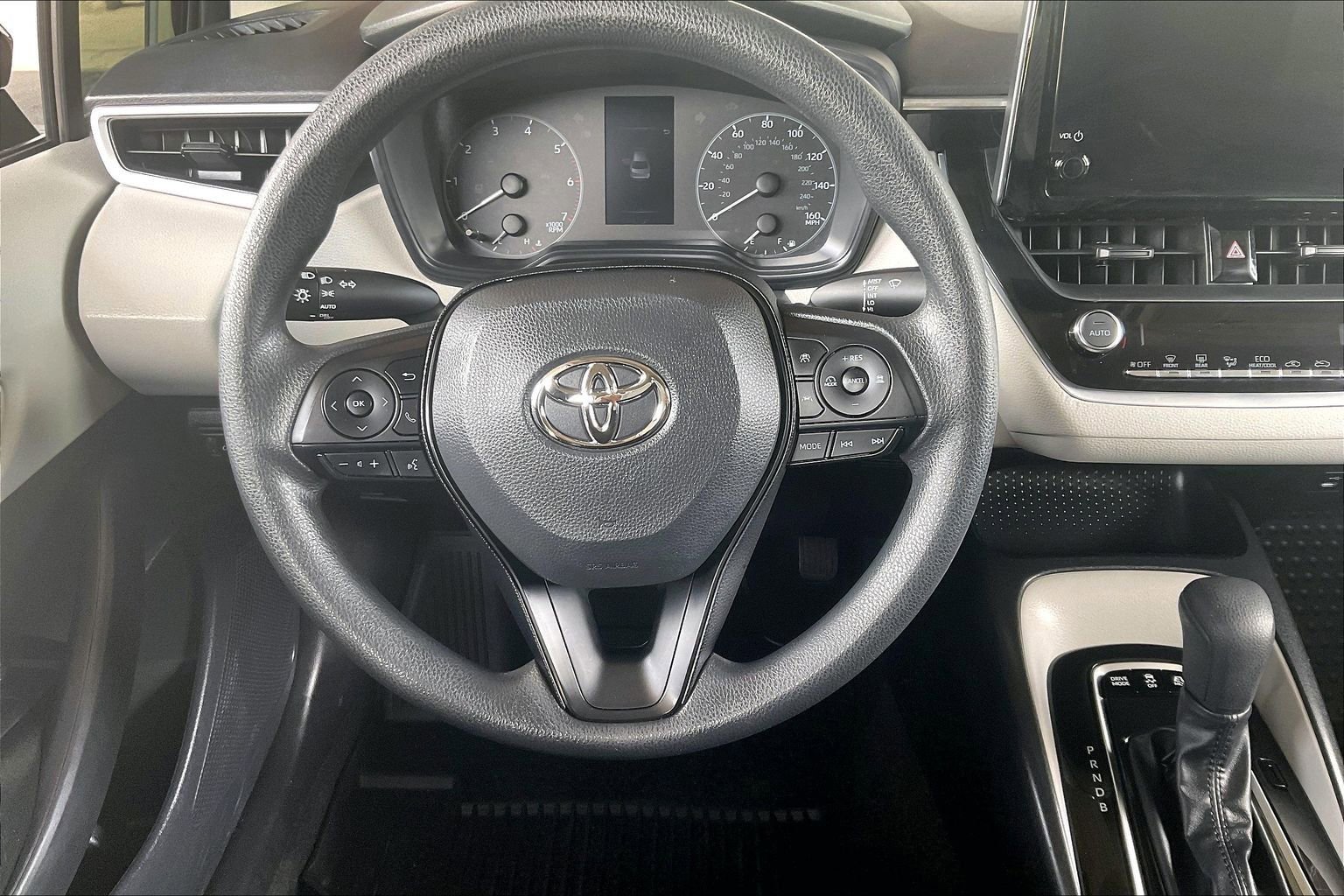 Used 2023 Toyota Corolla LE AWD/4WD image 8