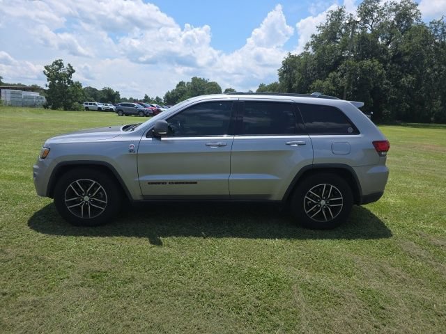 Used 2017 Jeep Grand Cherokee Trailhawk AWD/4WD image 3