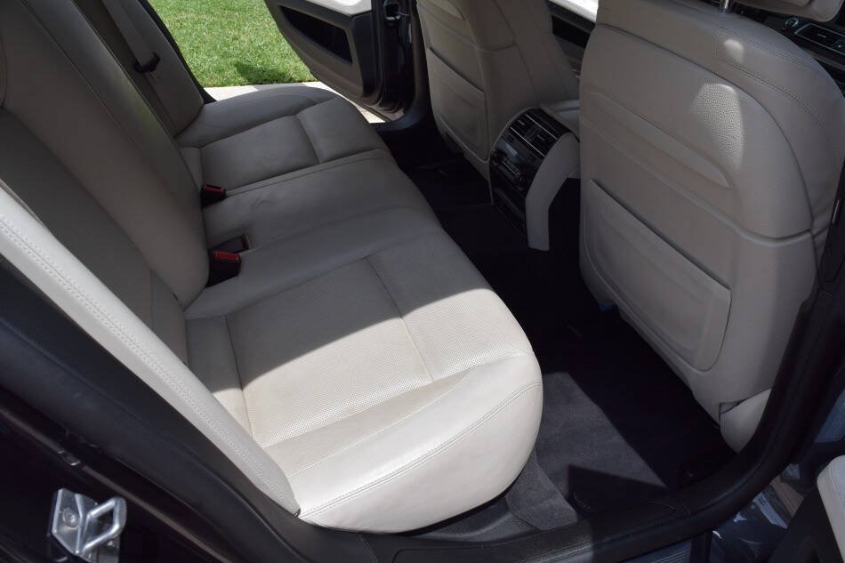 Used 2015 BMW 750i RWD image 48
