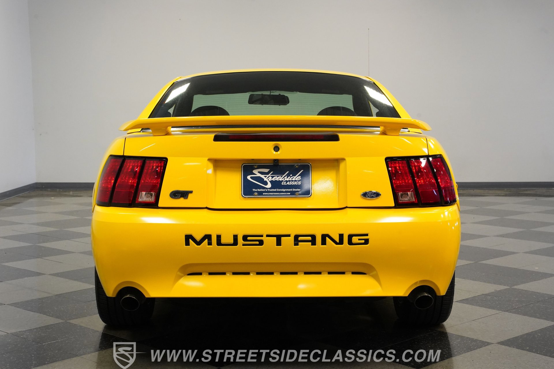 Used 2004 Ford Mustang GT RWD image 11