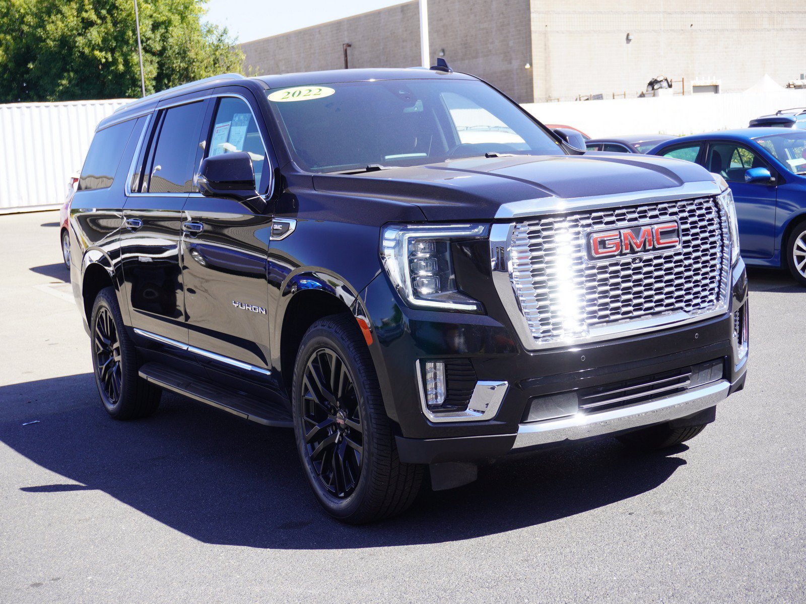 Used 2022 GMC Yukon XL SLT w/ SLT Premium Package
