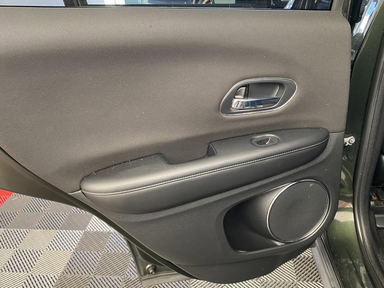 Used 2018 Honda HR-V EX image 15