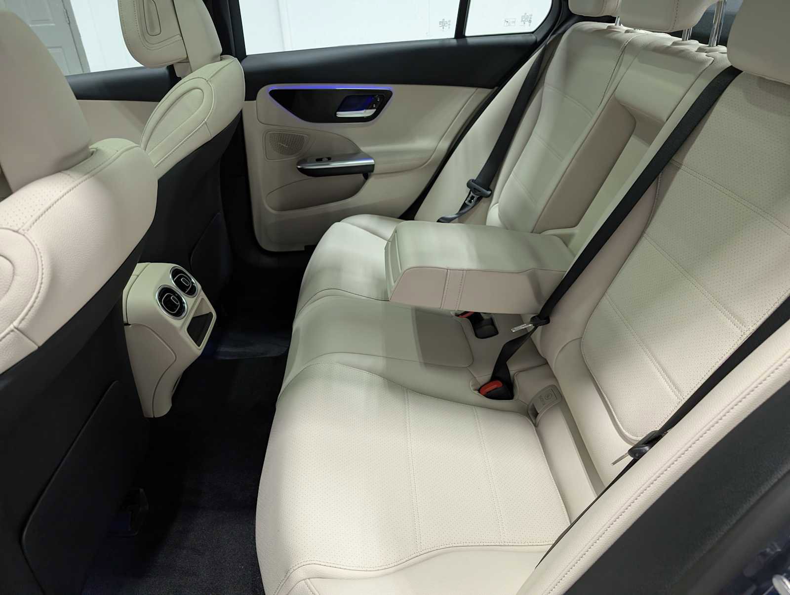 New 2026 Mercedes-Benz C 300 4MATIC Sedan image 23