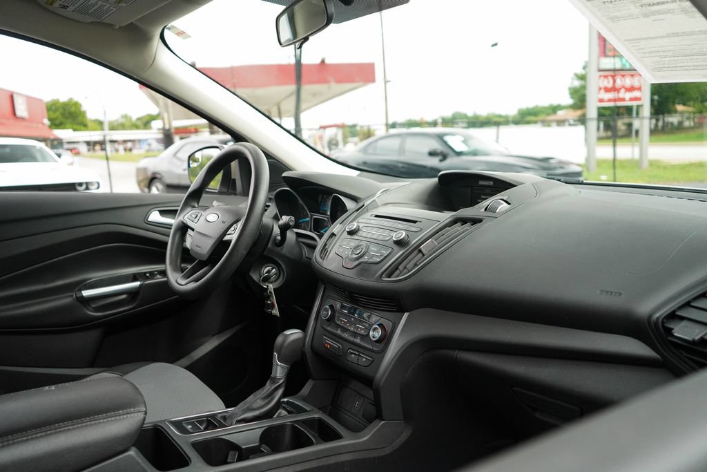 Used 2017 Ford Escape SE FWD image 13