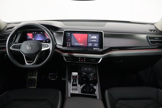 Used 2025 Volkswagen Atlas Peak Edition SE image 30