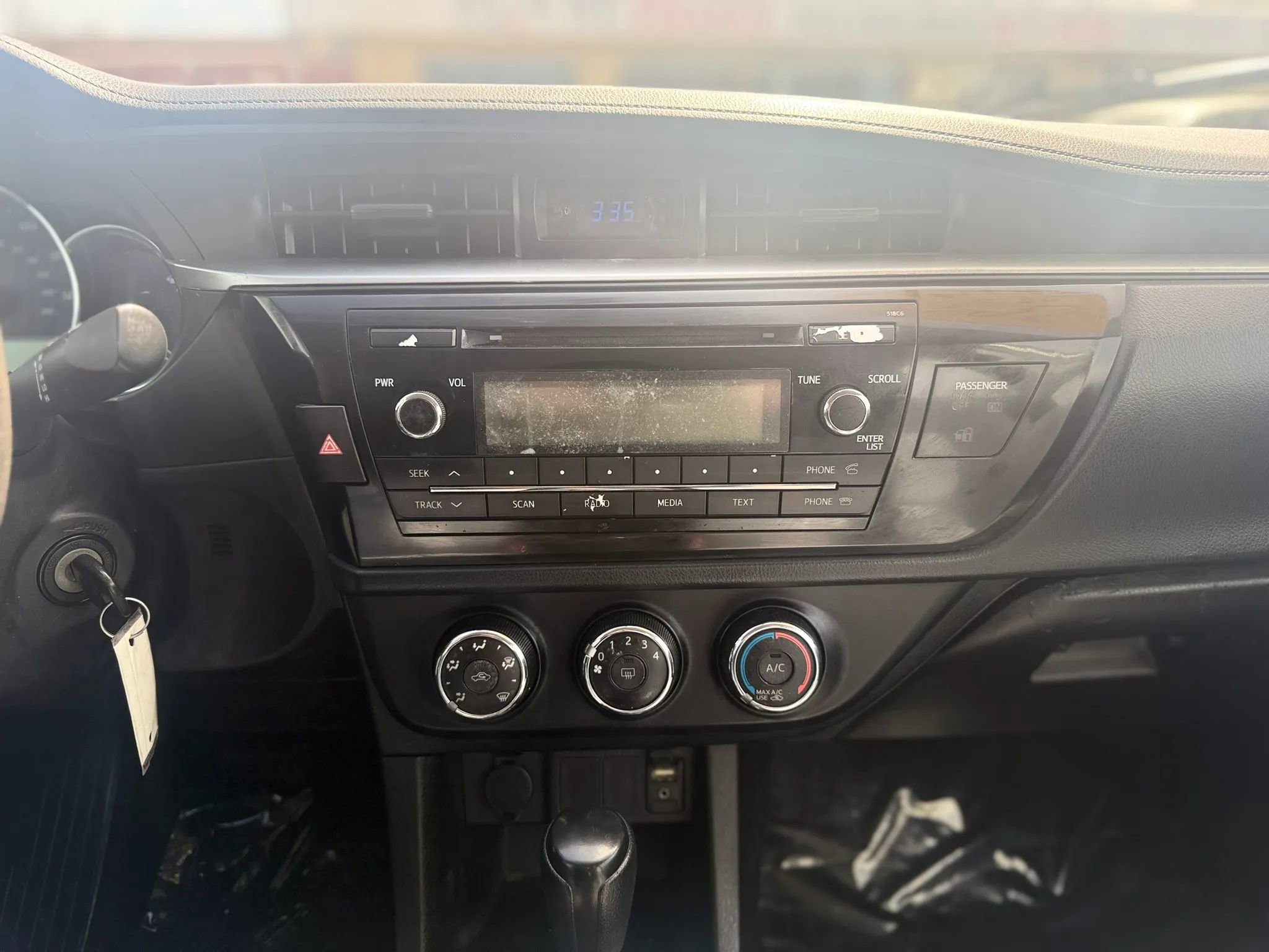Used 2015 Toyota Corolla L image 12