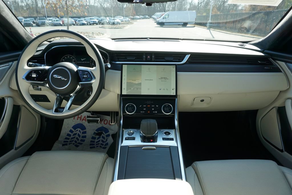 Used 2024 Jaguar XF R-Dynamic SE image 16