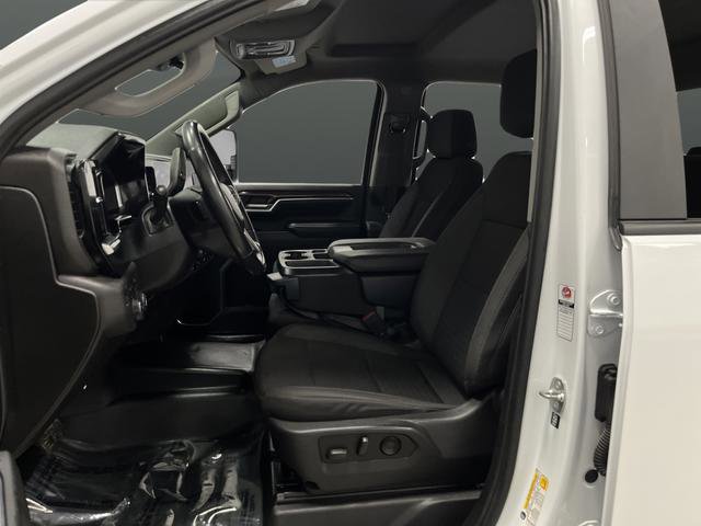 Used 2024 Chevrolet Silverado 3500 LT w/ Convenience Package image 4