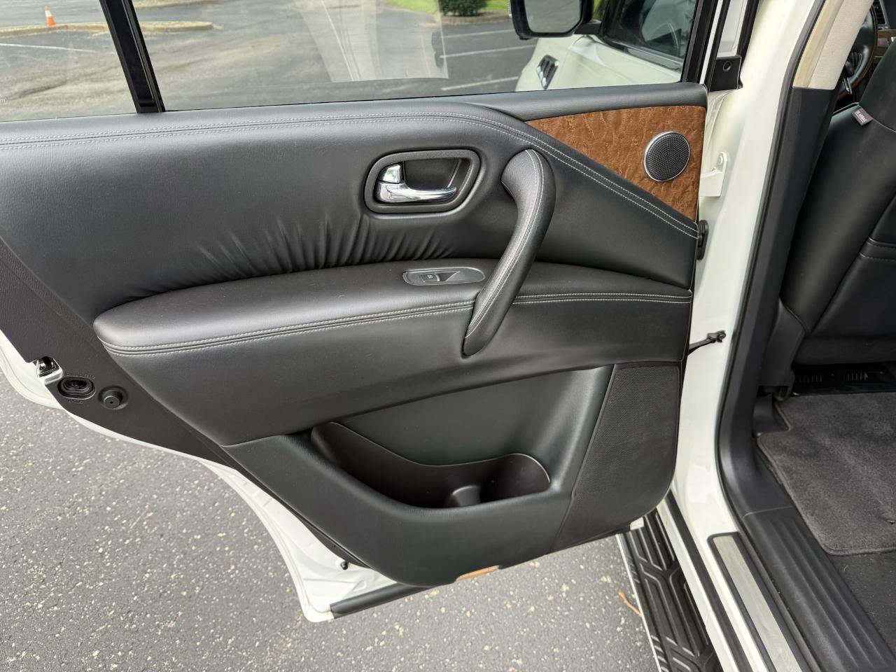 Used 2016 INFINITI QX80 2WD image 12
