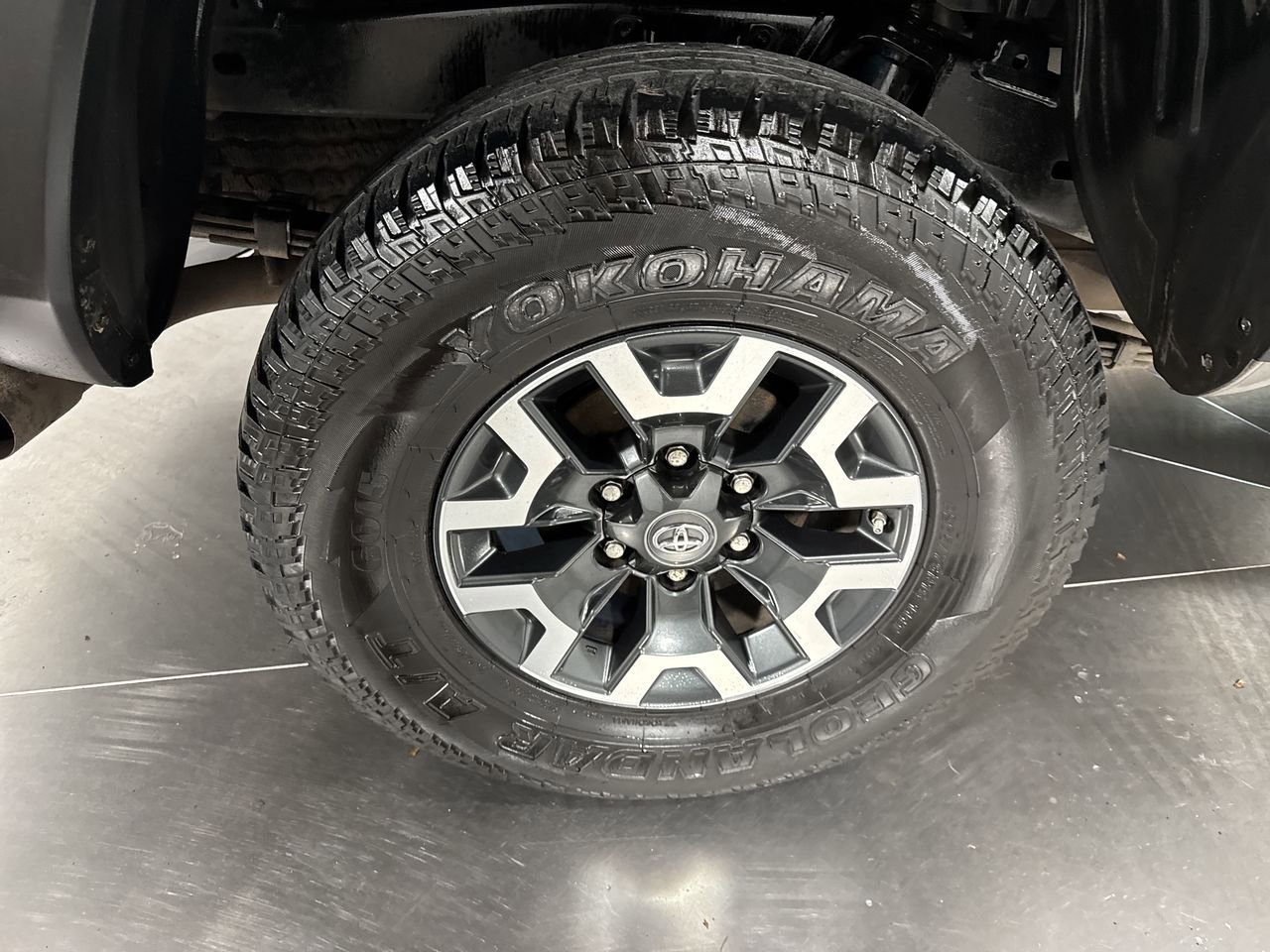 Used 2018 Toyota Tacoma TRD Off-Road image 13