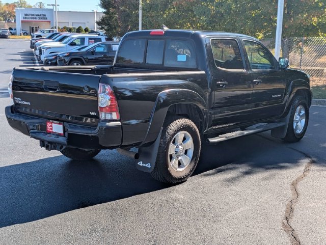 Used 2015 Toyota Tacoma 4x4 Double Cab w/ TRD Sport Package image 6