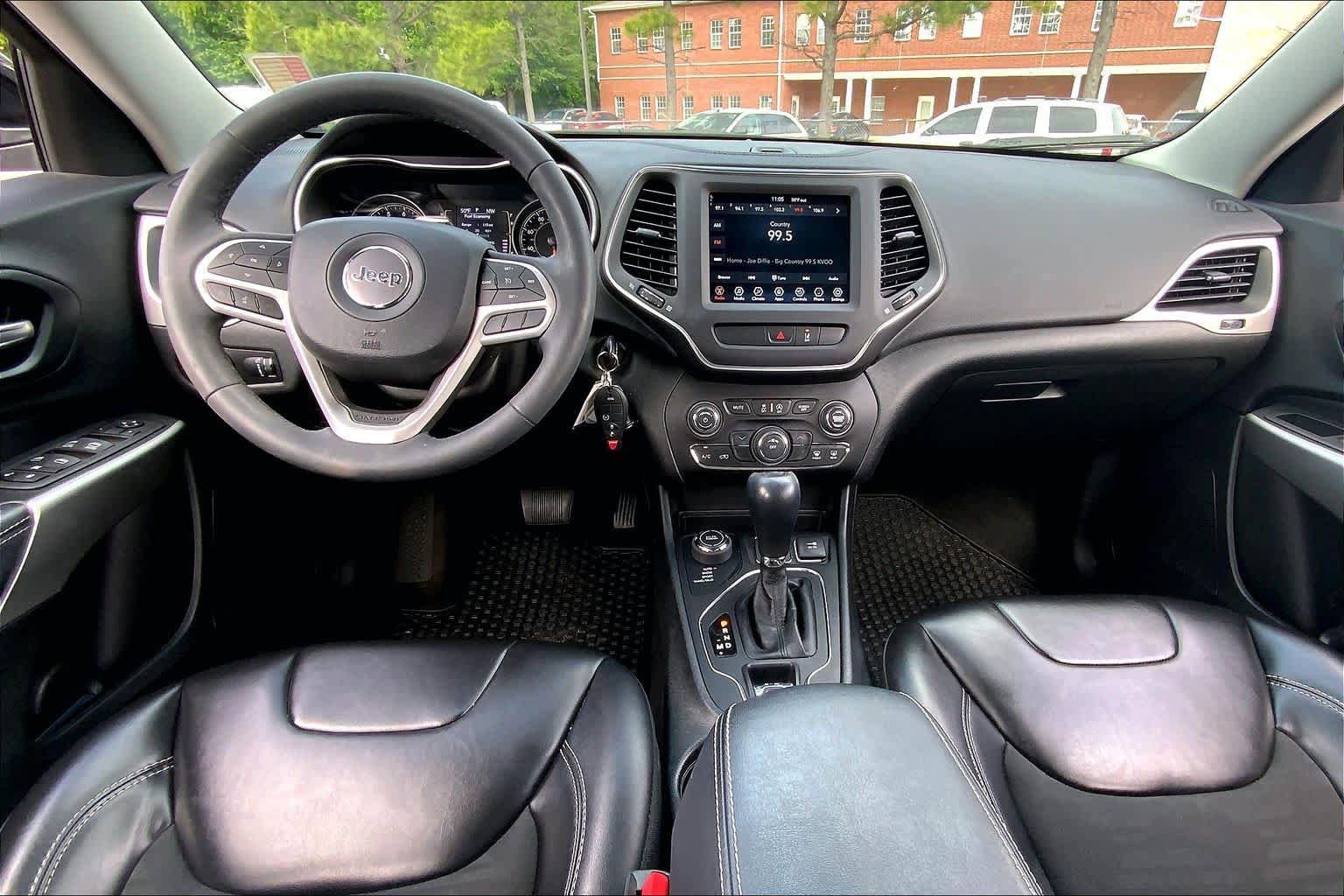 Used 2022 Jeep Cherokee Latitude w/ Sun & Sound Group AWD/4WD image 16