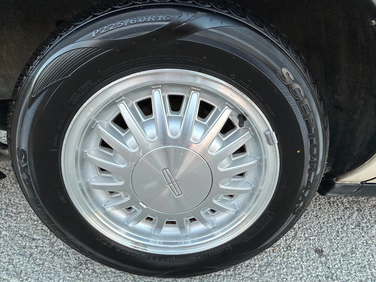 Used 1997 Lincoln Town Car Cartier image 28