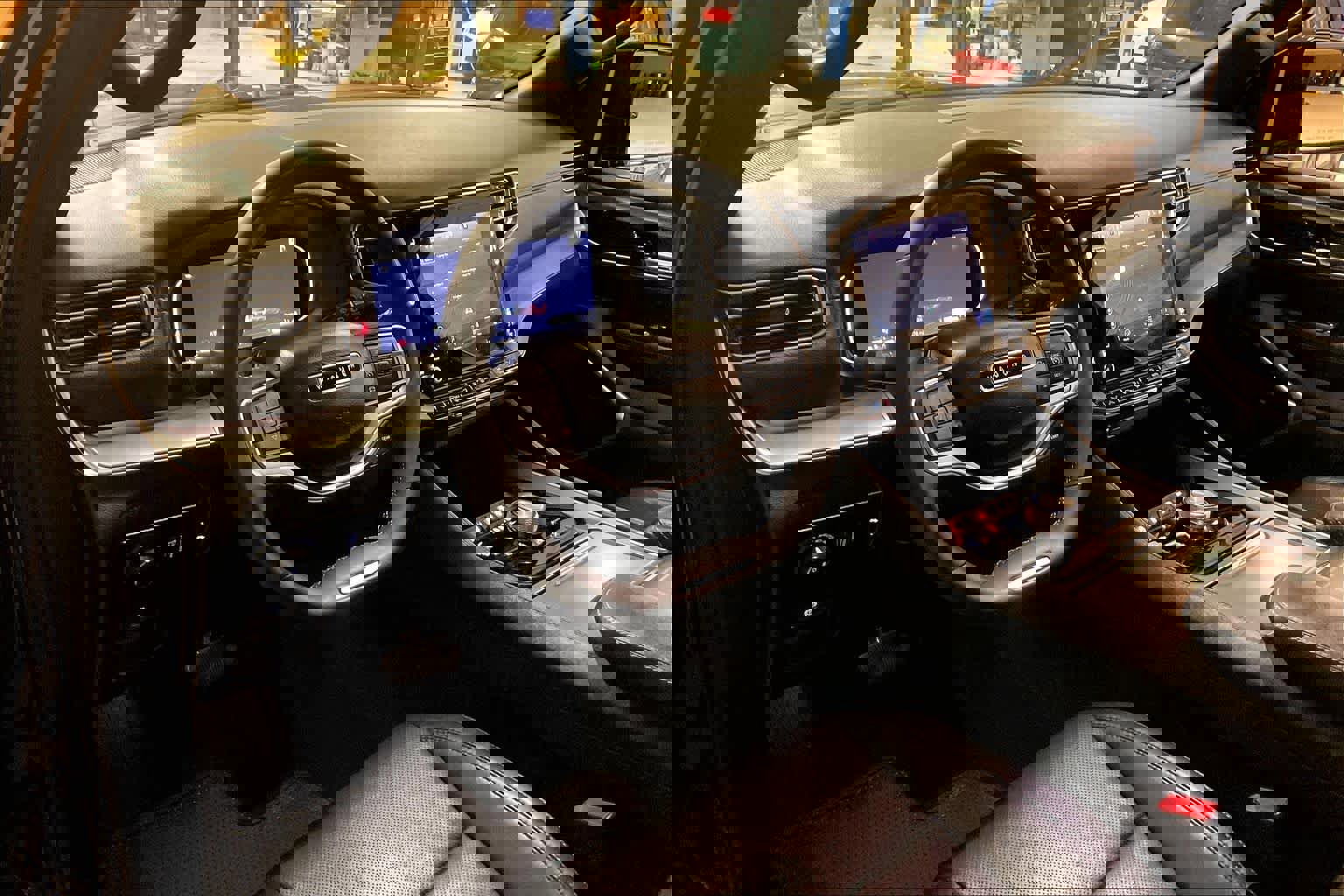 Used 2024 Jeep Wagoneer Series II image 15