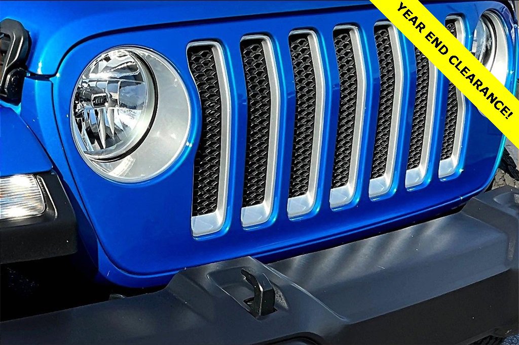 Used 2022 Jeep Wrangler Unlimited Sahara w/ Cold Weather Group image 28