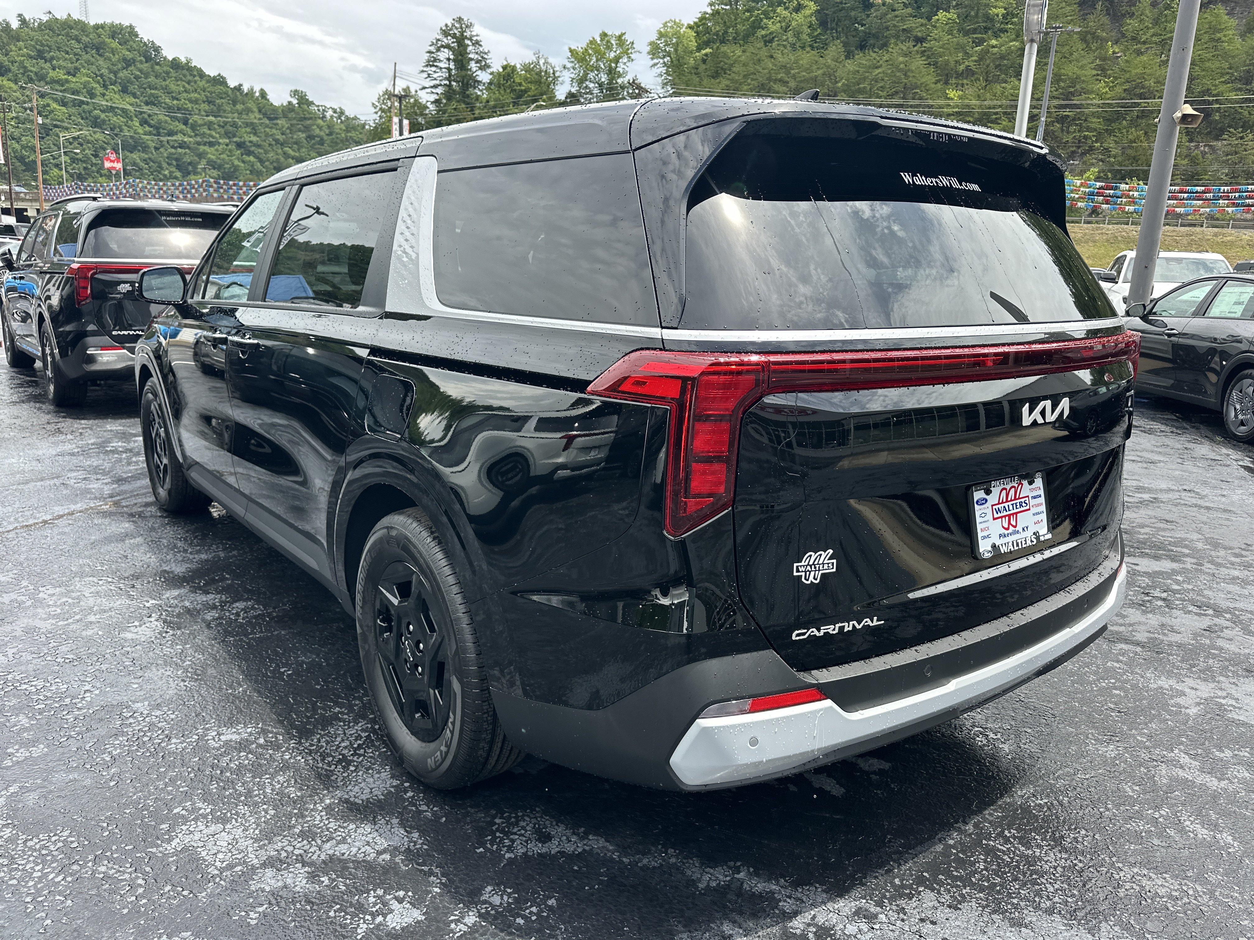 New 2026 Kia Carnival FWD image 5