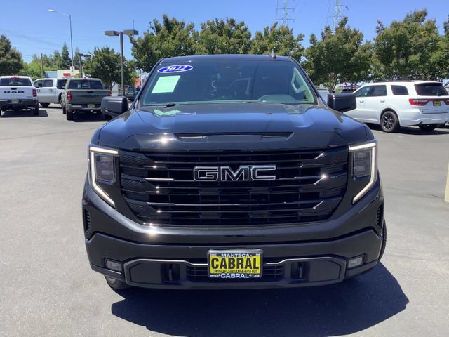 Used 2022 GMC Sierra 1500 Elevation w/ LPO, Elevation Black Package AWD/4WD image 4