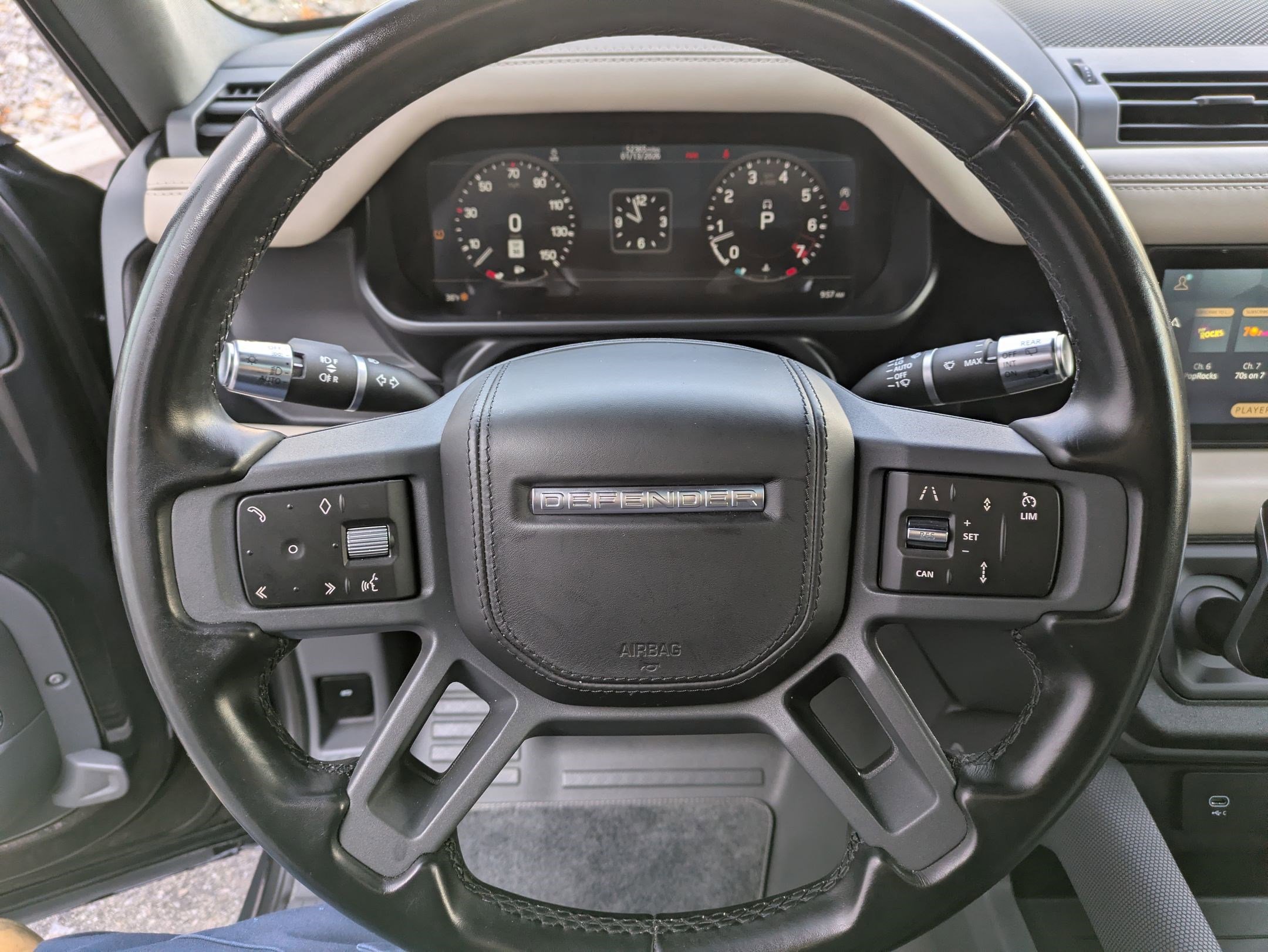 Used 2022 Land Rover Defender 110 X-Dynamic HSE image 16