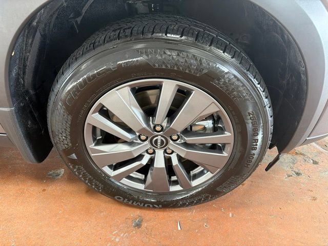 Used 2026 Nissan Pathfinder SV FWD image 11