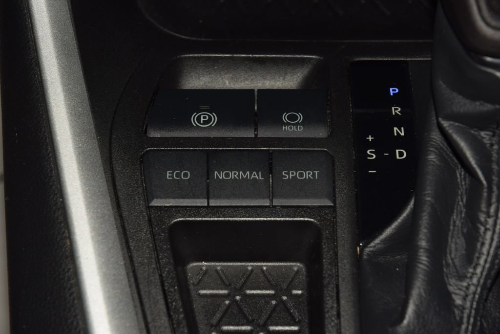 Used 2022 Toyota RAV4 XLE FWD image 32