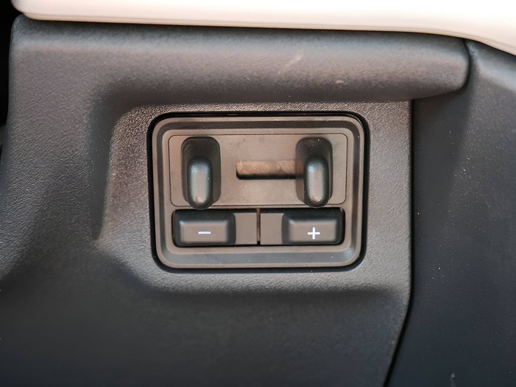 Used 2025 Ford Expedition Active AWD/4WD image 26