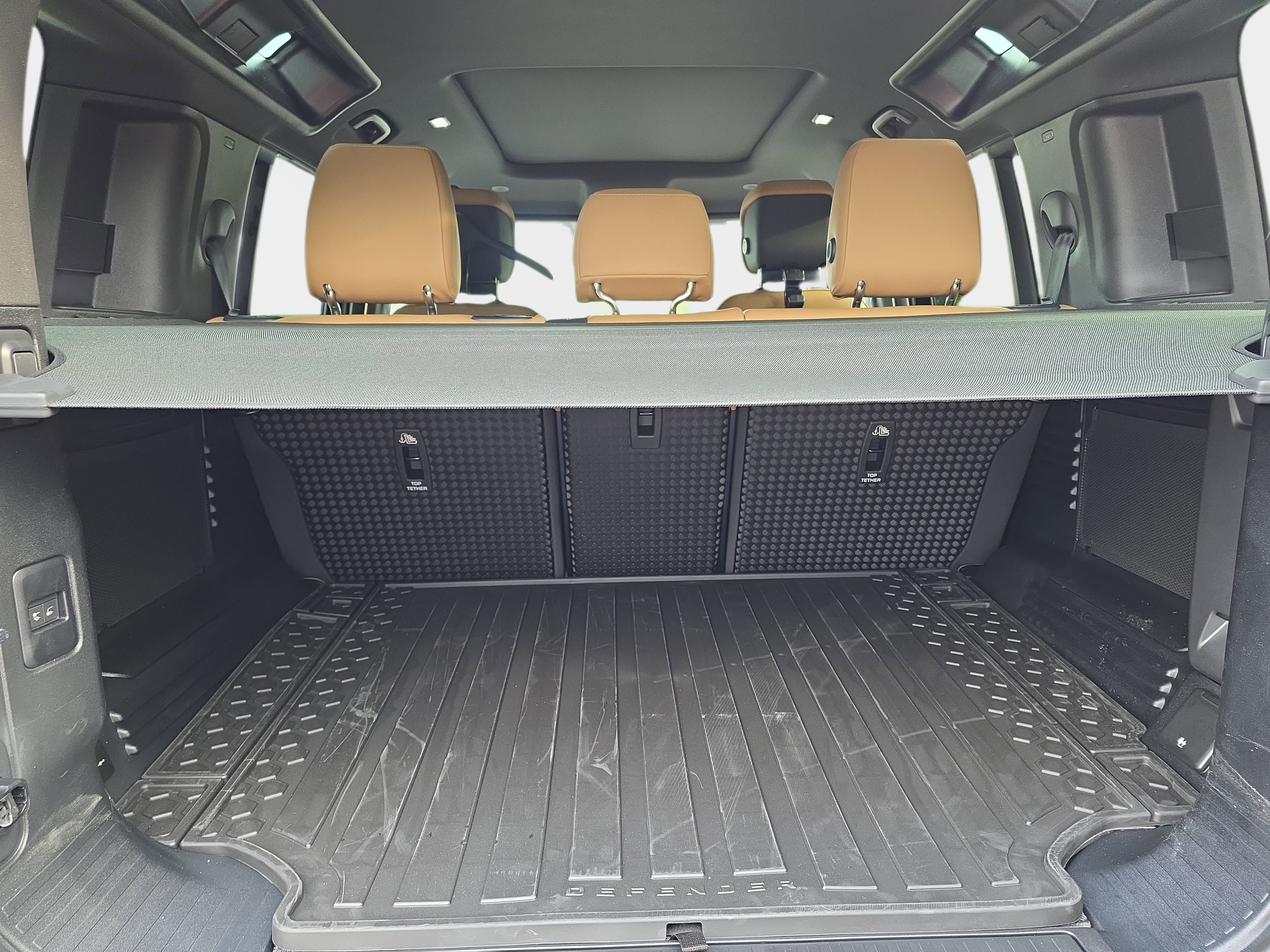 New 2026 Land Rover Defender 110 X-Dynamic SE AWD/4WD image 12