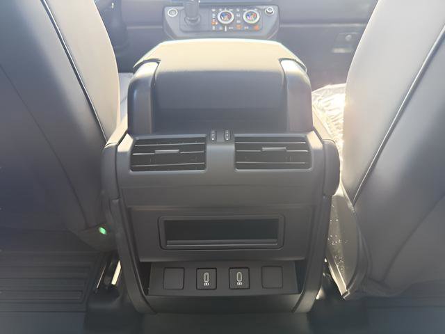 New 2026 Land Rover Defender 110 S AWD/4WD image 32