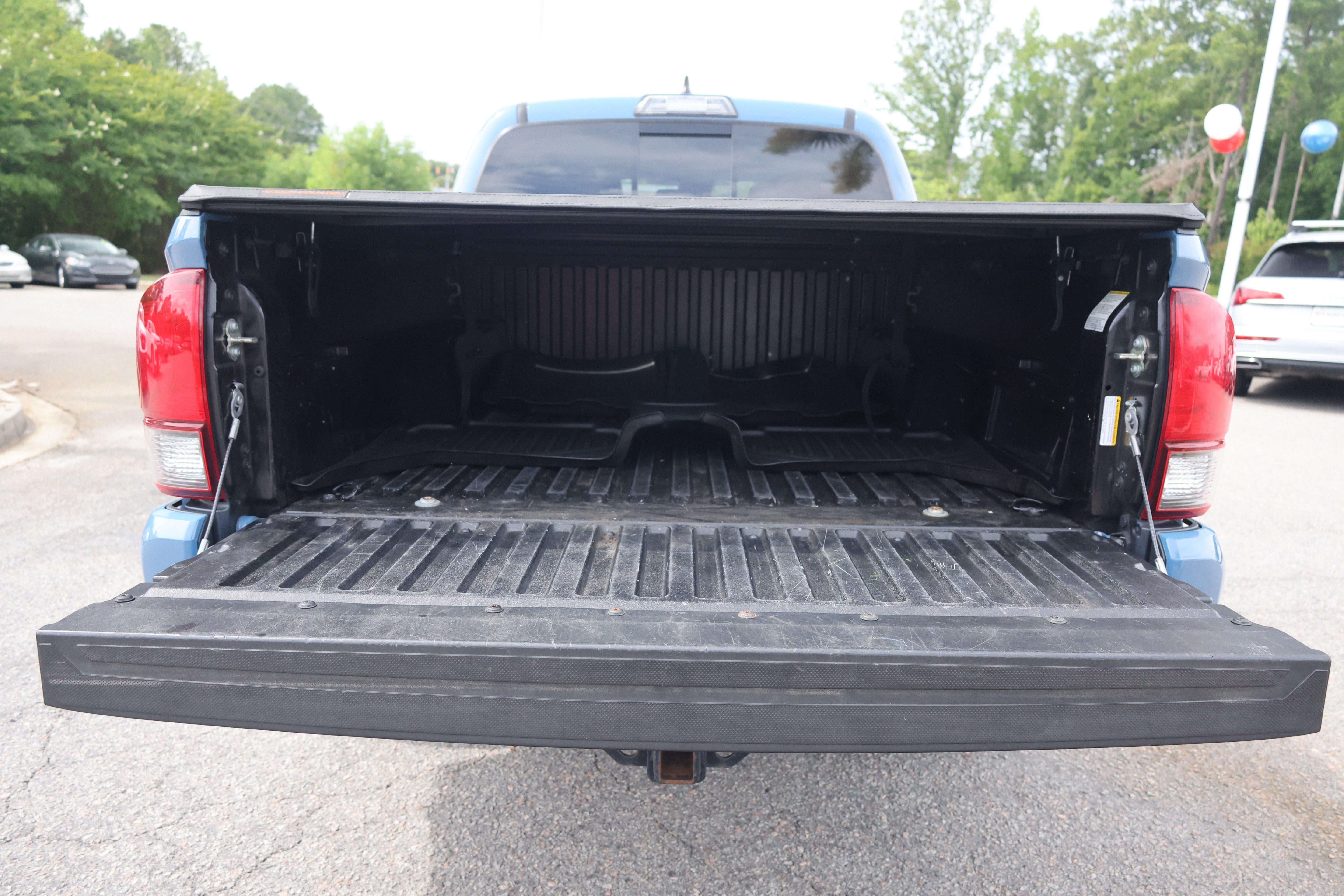 Used 2019 Toyota Tacoma SR5 RWD image 27