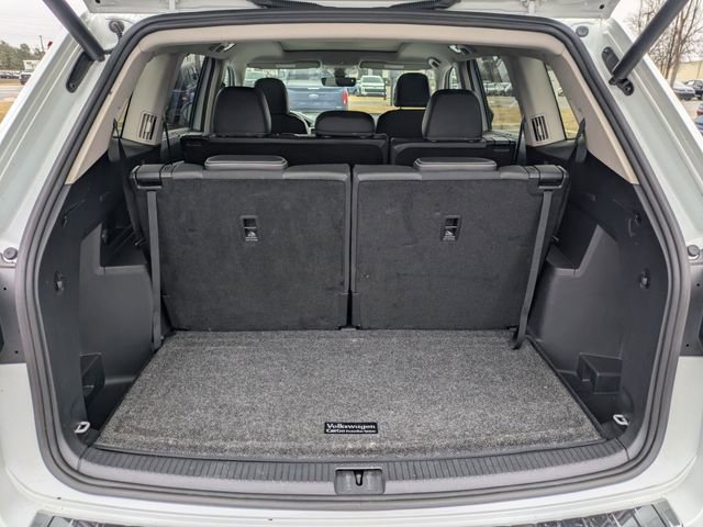 Certified 2022 Volkswagen Atlas SEL R-Line image 12