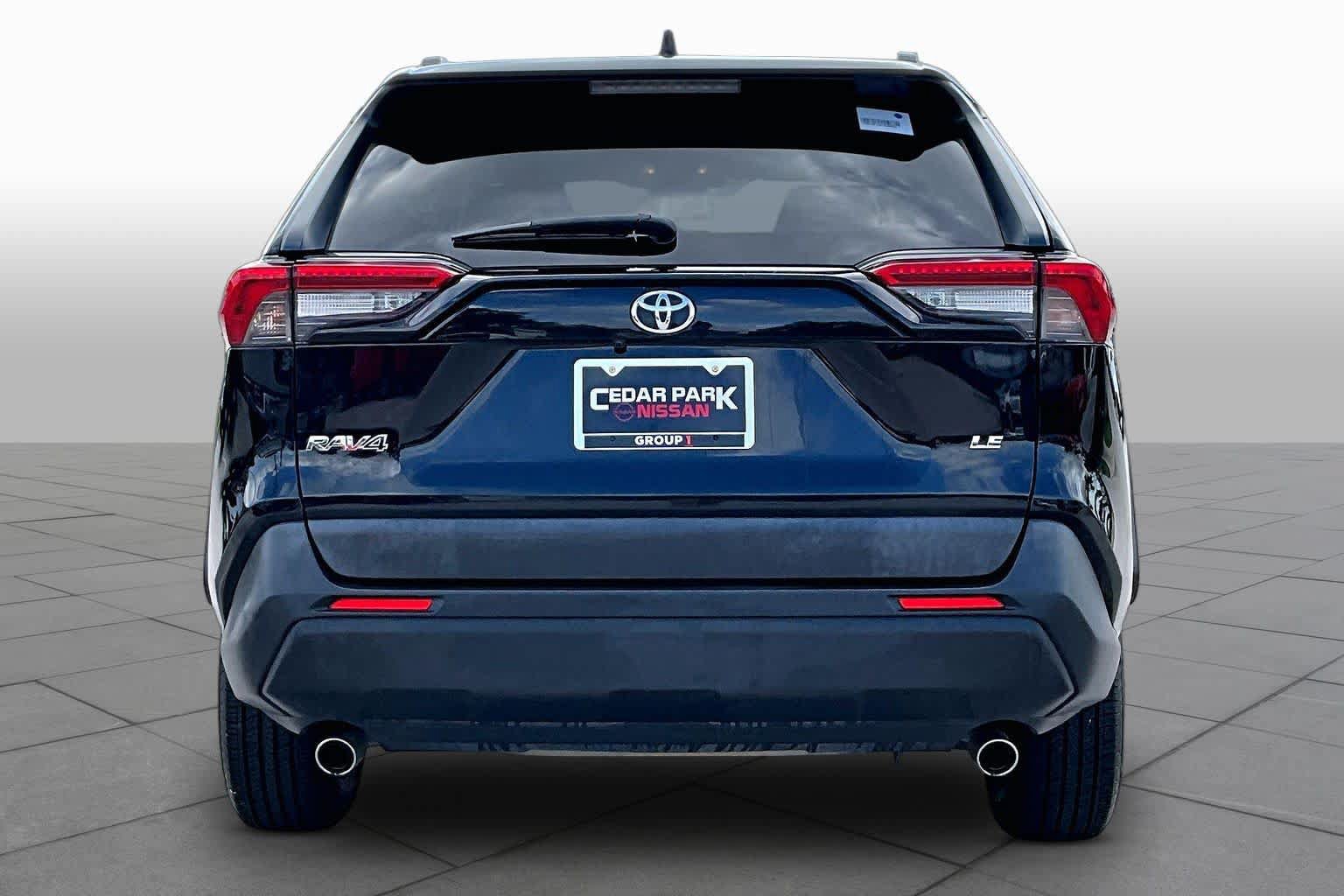 Used 2019 Toyota RAV4 LE w/ Carpet Mat Package FWD image 5