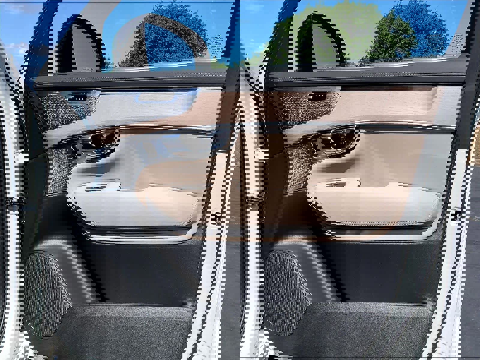 New 2026 Volvo XC90 T8 Ultra w/ Lounge Package image 31