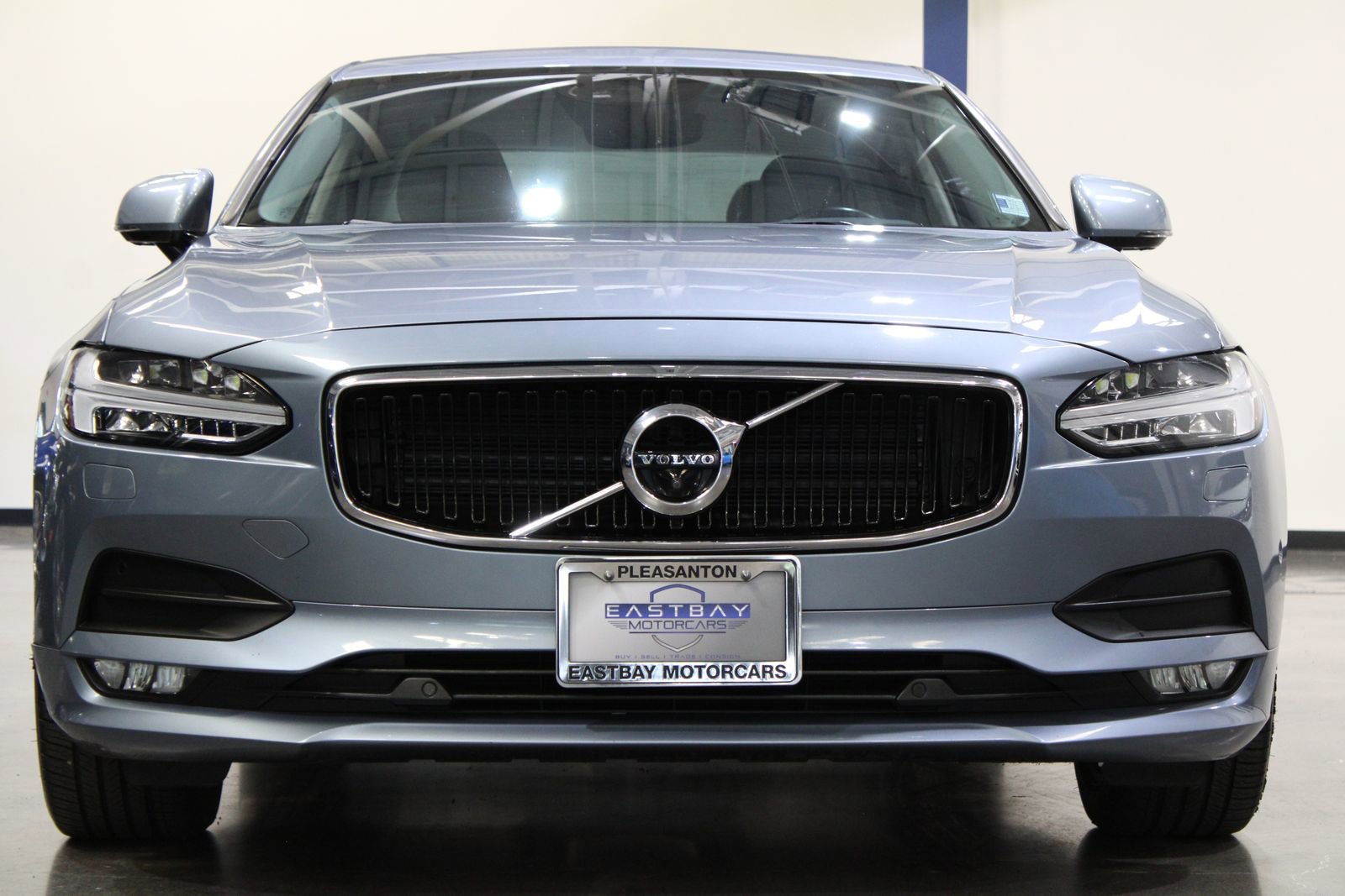 Used 2017 Volvo S90 T6 Momentum w/ Vision Package image 7