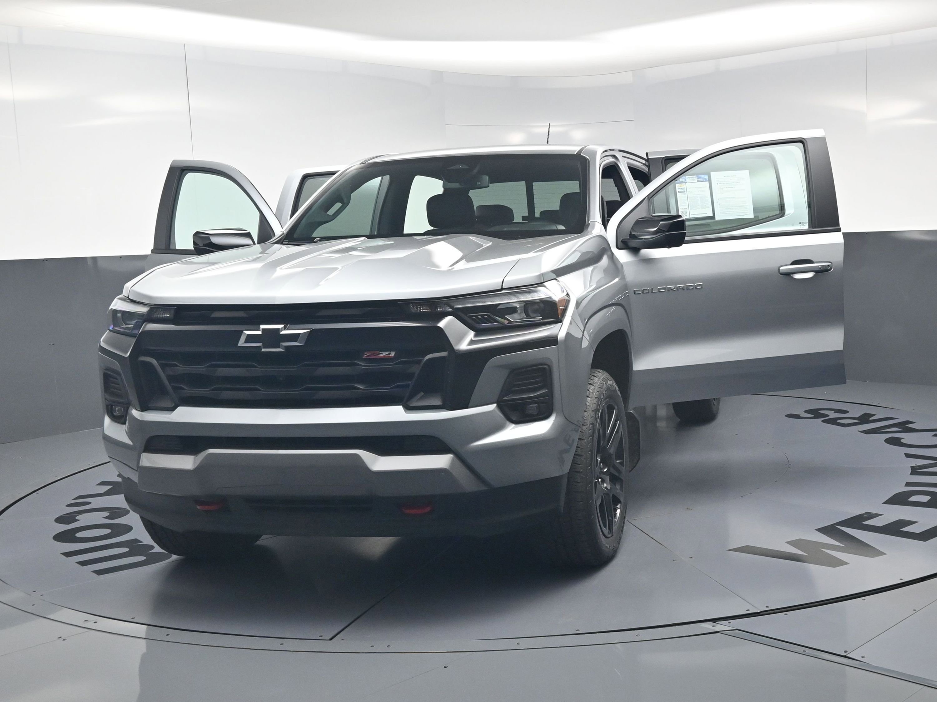 Used 2024 Chevrolet Colorado Z71 w/ Z71 Convenience Package 2 AWD/4WD image 22
