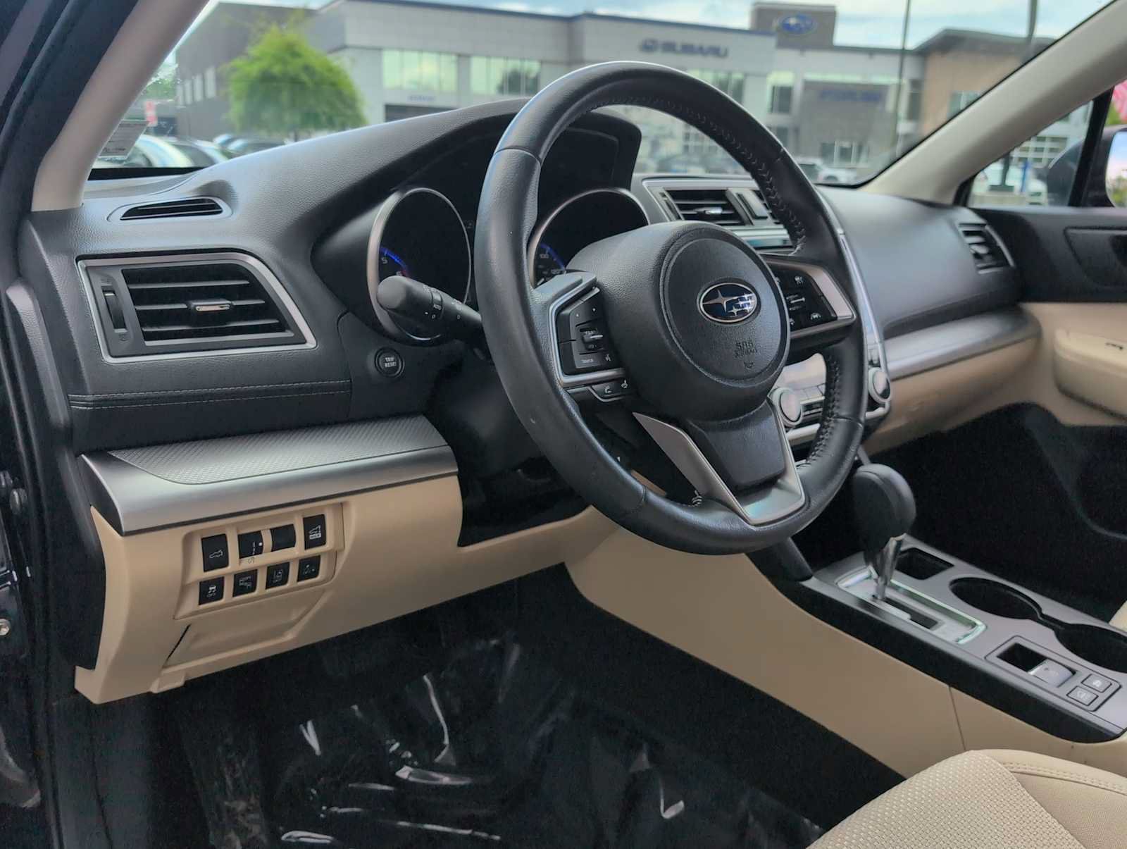 Used 2018 Subaru Outback 2.5i Premium AWD/4WD image 10
