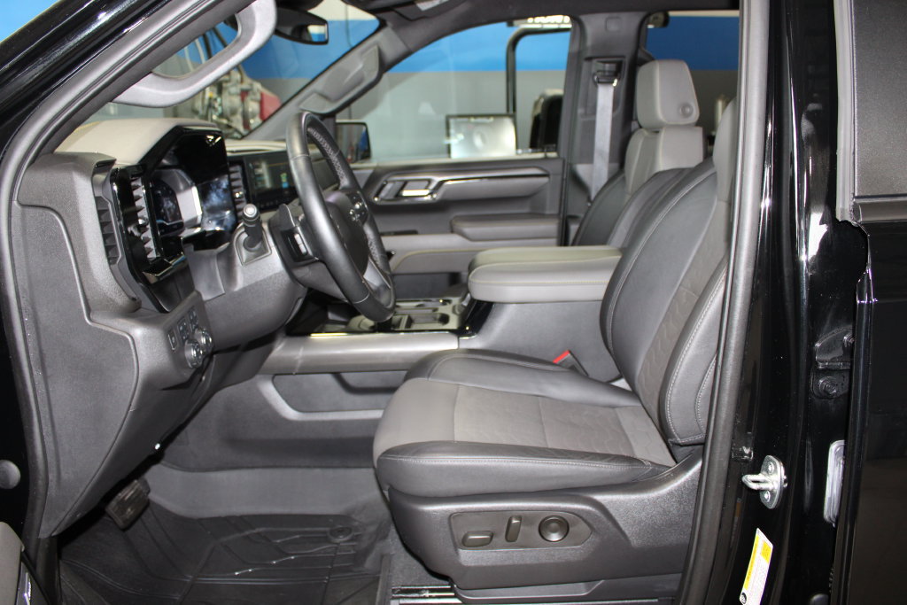 Used 2023 Chevrolet Silverado 1500 ZR2 AWD/4WD image 8
