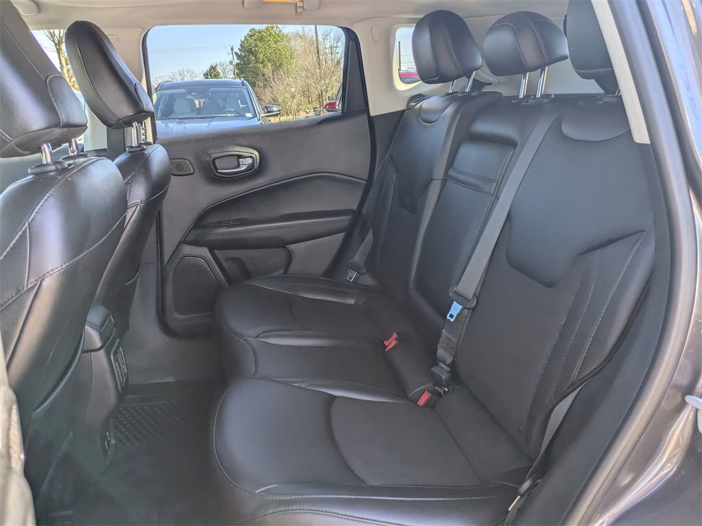 Used 2019 Jeep Compass Latitude FWD image 13