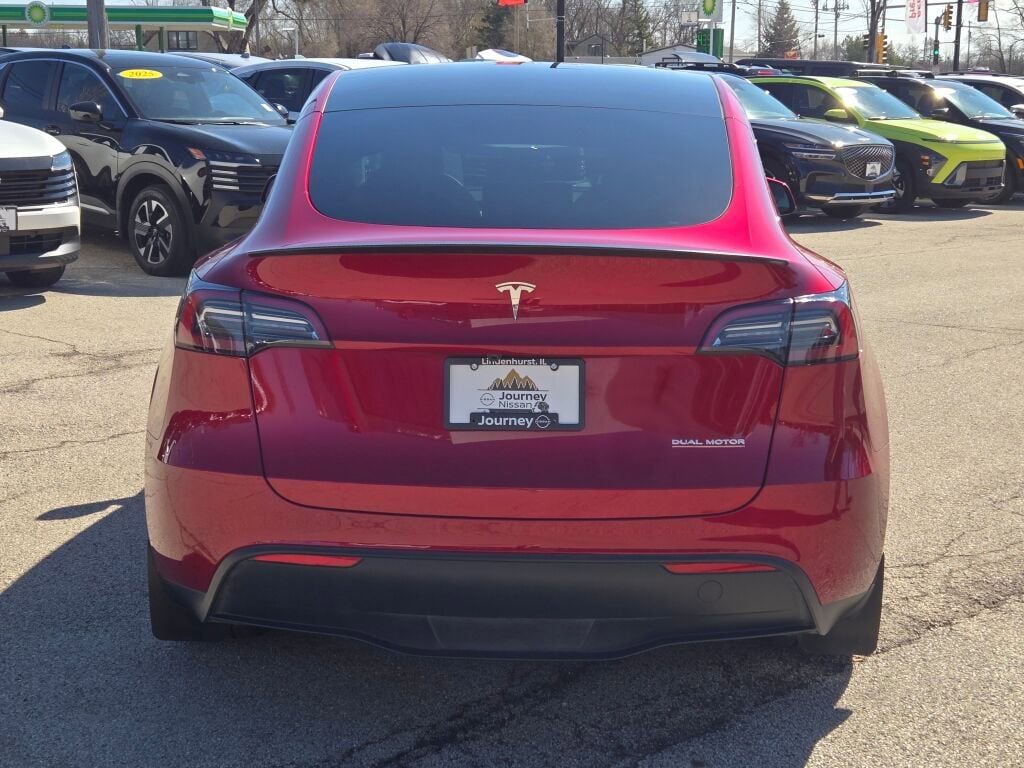 Used 2025 Tesla Model Y Performance image 12