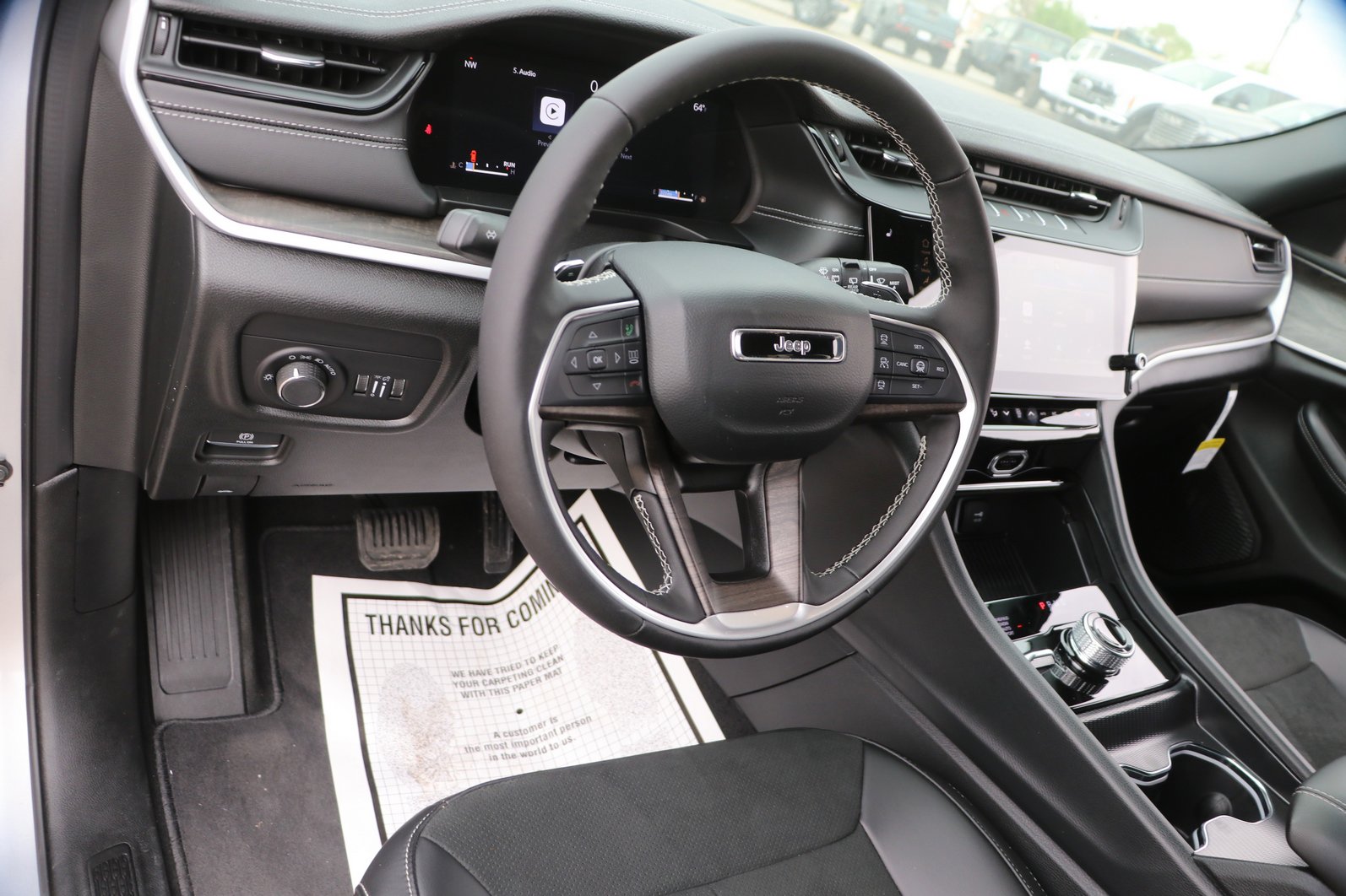New 2026 Jeep Grand Cherokee L 4WD image 15